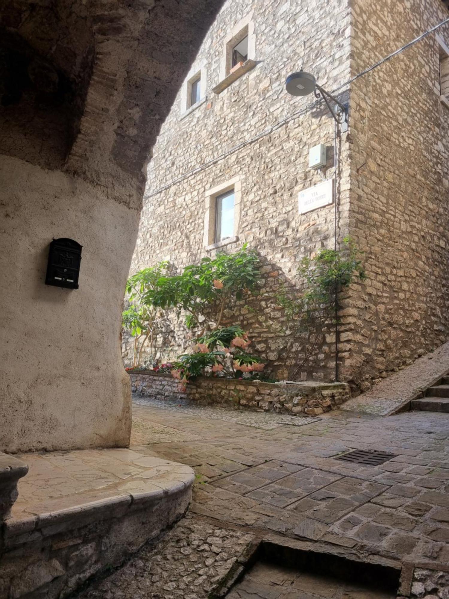 Cuore Del Castello Arrone Exteriör bild