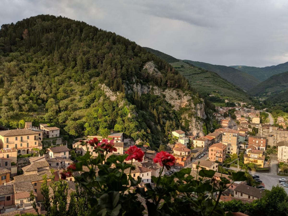 Cuore Del Castello Arrone Exteriör bild